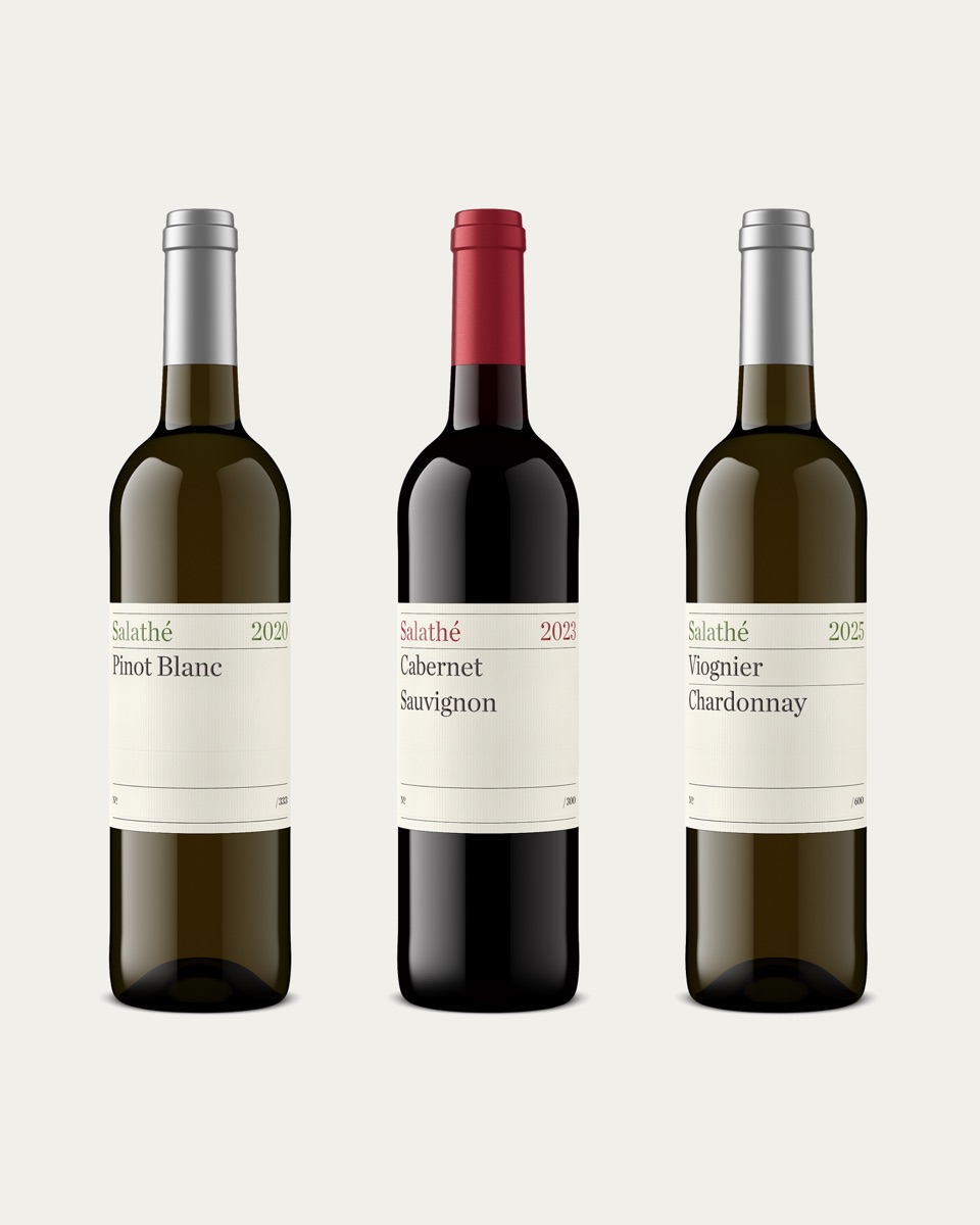Salathé Vins bottle collection with label system